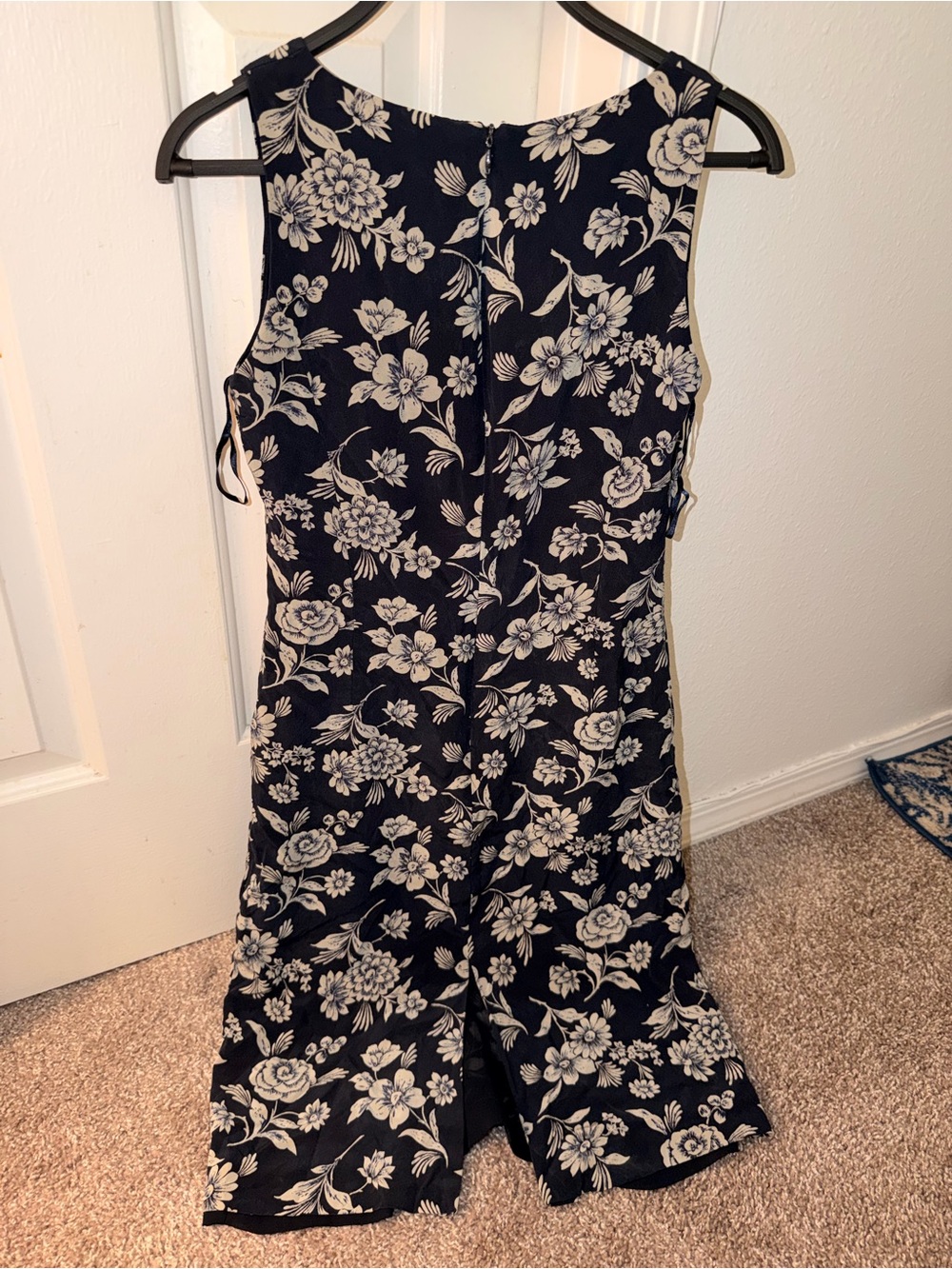 Ralph Lauren Blue & White Floral V-Neck Sleeveless Dress - Picture 3 of 4